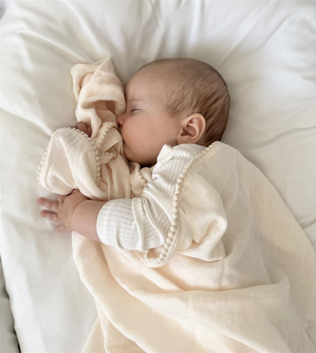 POM POM  MUSLIN BLANKET