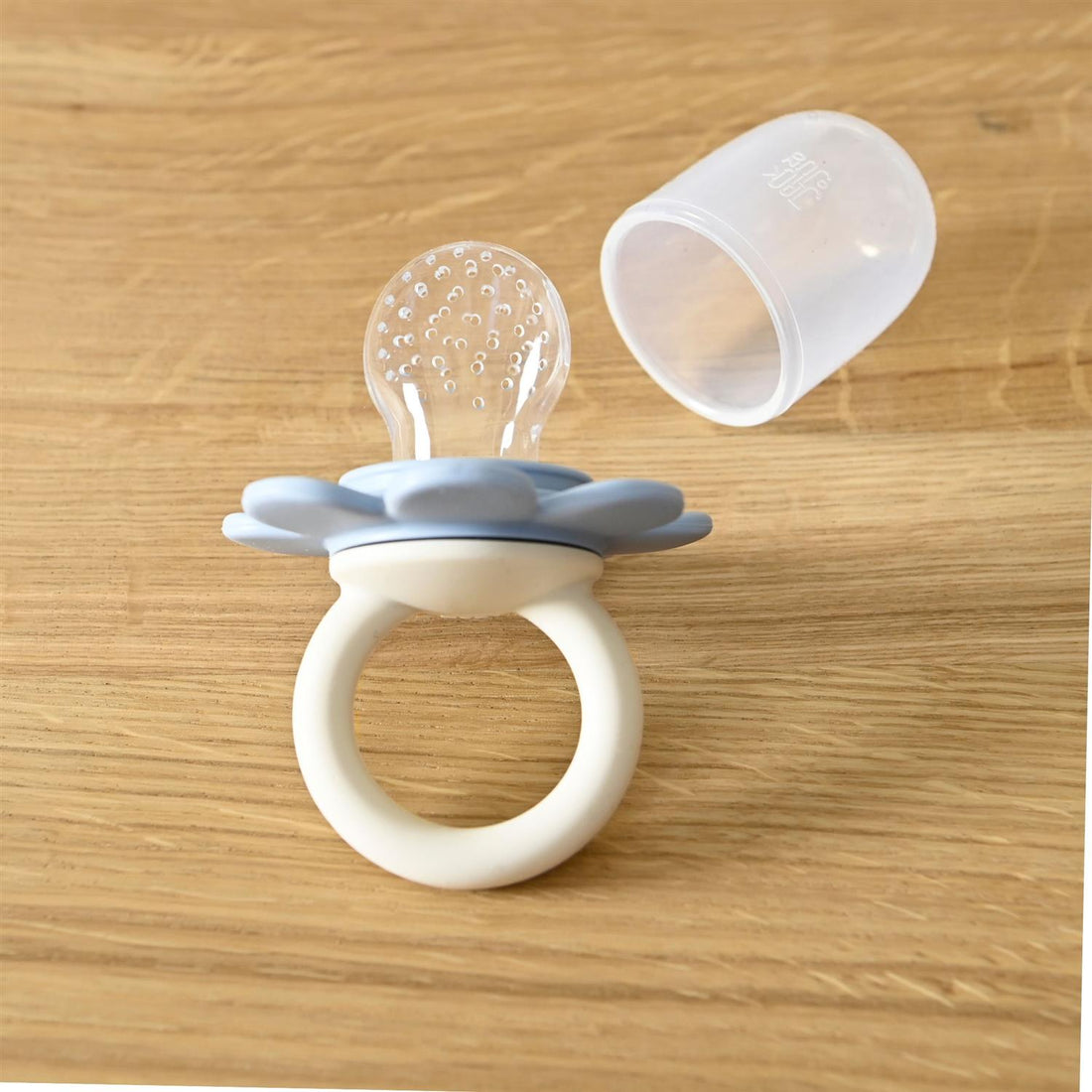 POPPY FRUIT FEEDER