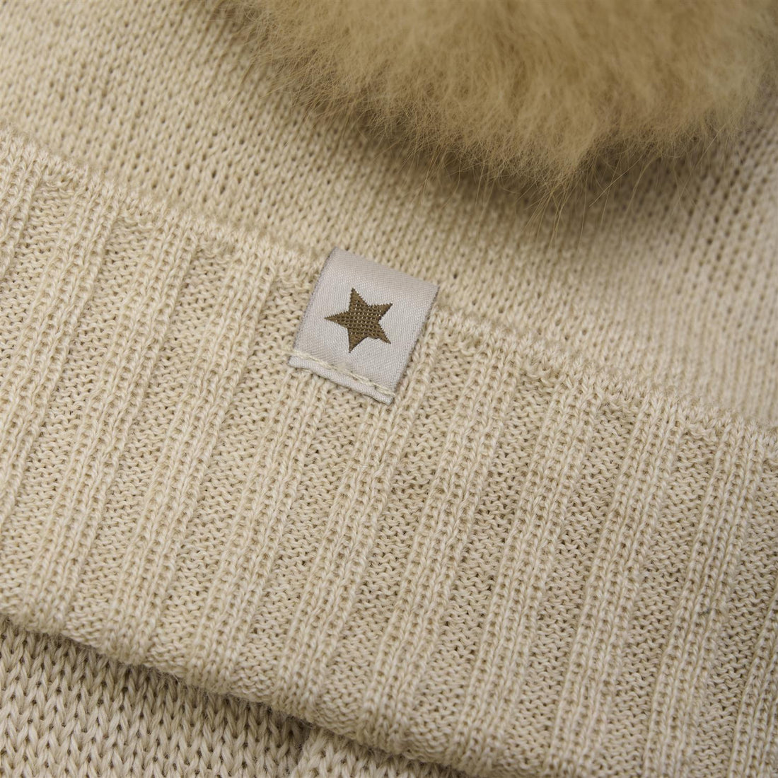 BONNET WOOL KNIT ALPACA POMPOM